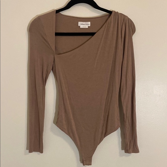 Lovers & Friends Cullen Bodysuit Asymmetrical Long Sleeve Taupe Women's Small - Picture 4 of 9